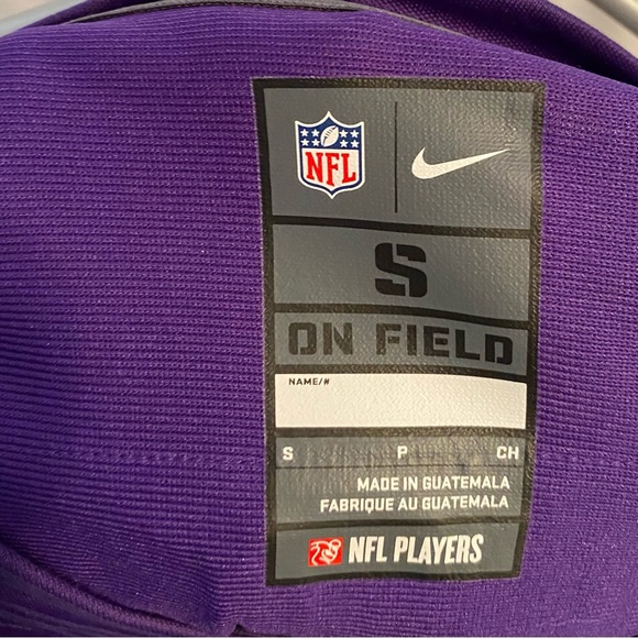 NFL Vikings on field jersey Adrian Peterson euc - Picture 4 of 5